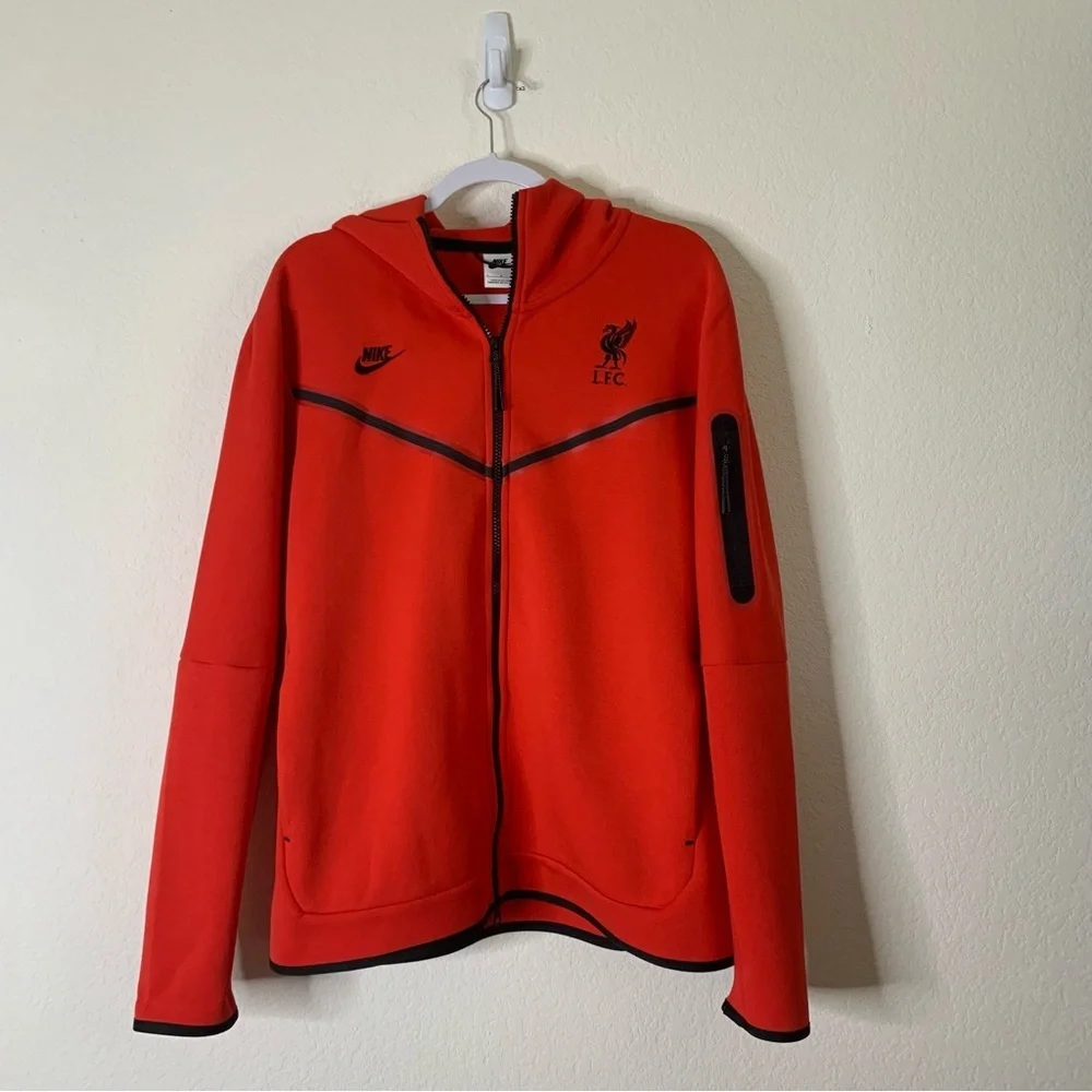 Nike Men's red Liverpool Tech Fleece Full-Zip Windrunner Hoodie L